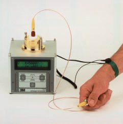 Compact charge analyzer
